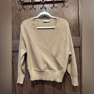 LUSH Sweater Size Small